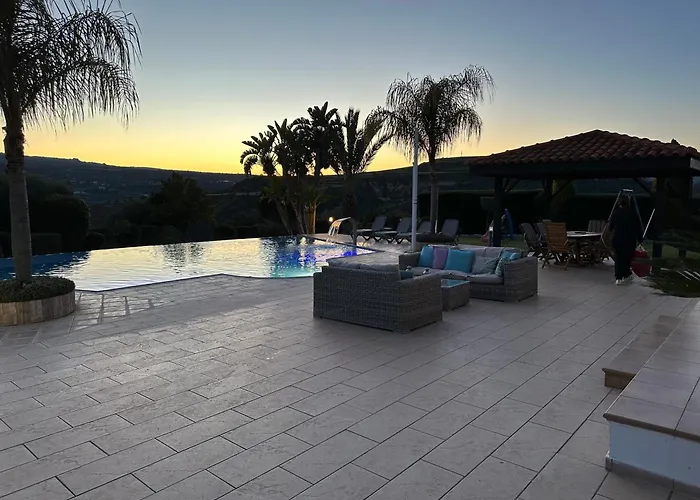 Golden Valley Villa